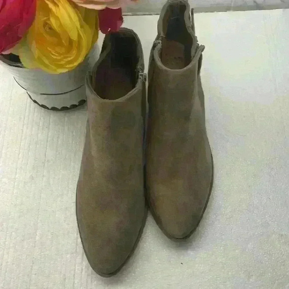 A New Day faux Suede Booties with side detail and zipper on inside ankle. Size 8 - Picture 2 of 5
